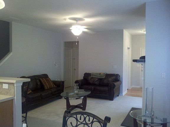http://www.propertyboss.net/CustomerImages/EXCALIBR_92531/media/Properties/2437%20Black%20Forest%20Dr%20(9DE)/zsmall_3.jpg