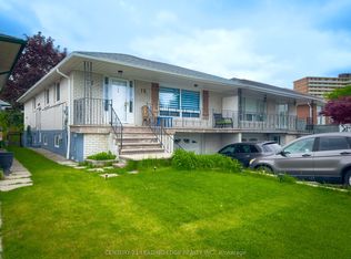 10 Clipper Rd #C15, Toronto, ON M2J 4C9