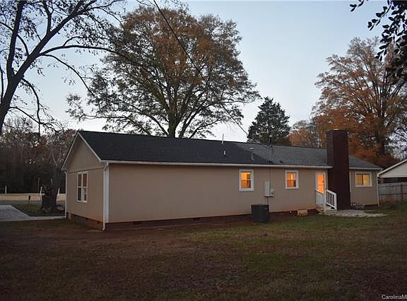 3rd image of 162 Bailey Ave