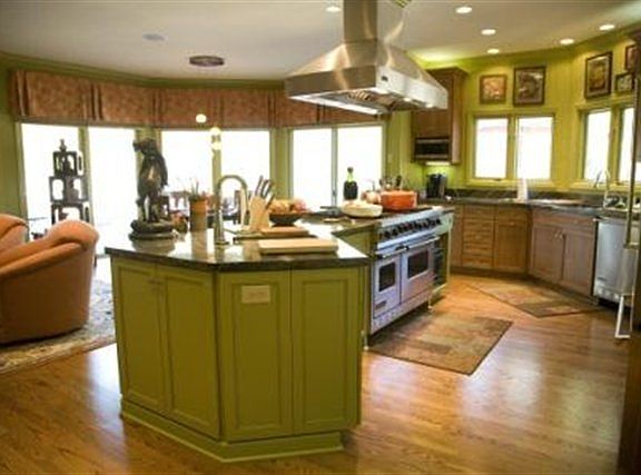 5th image of M-4 James River Place