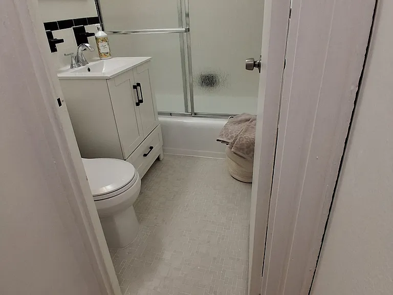 153 E 57th St #14J — Photo 4