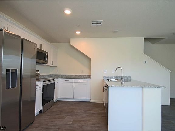 4th image of 6804 Surf Green Ct