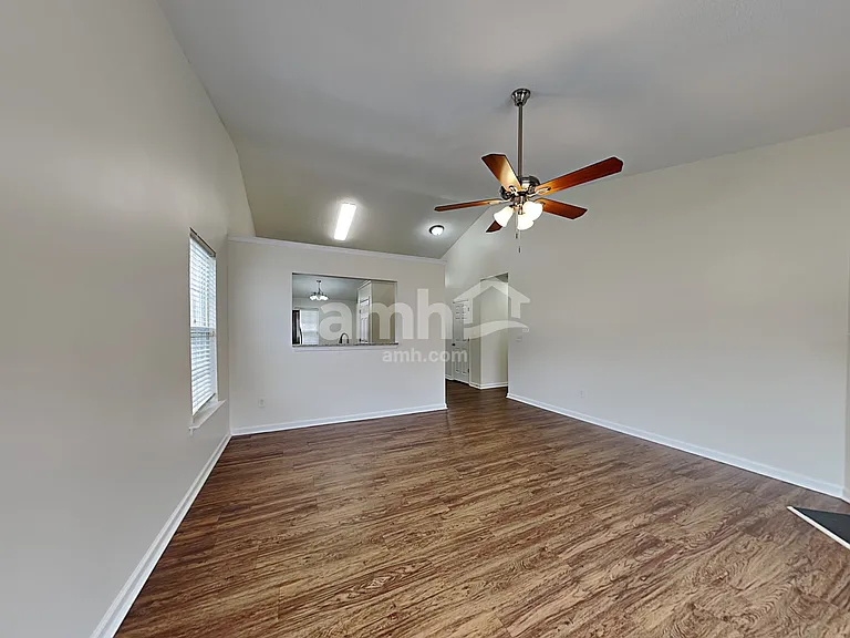 219 Bellport Dr — Photo 8