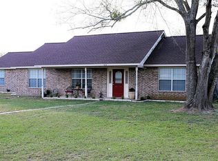 1309 N Tammye Ln, Madisonville, TX 77864