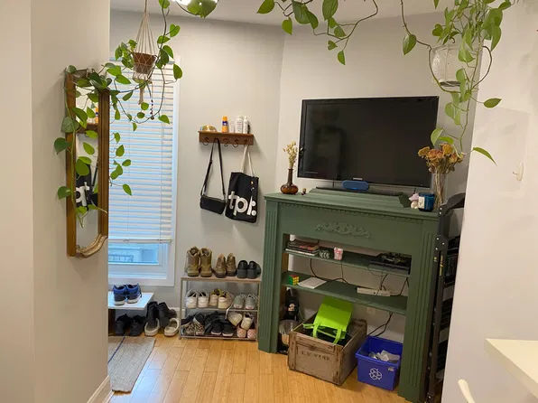 232 Gerrard St E, Toronto, ON