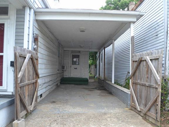 5th image of 2233 Bank St