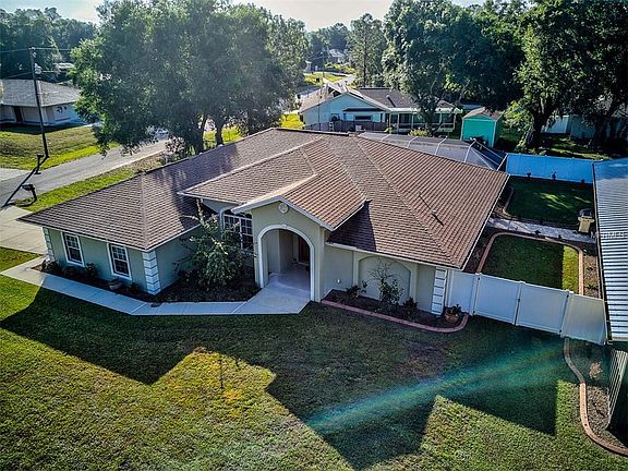 4th image of 3615 Monterey Ln