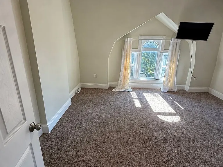 21 N Kershaw St — Photo 44