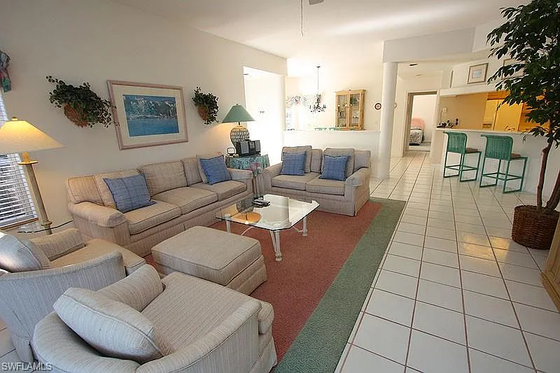 2 bed, 2.0 bath, 1825 sqft, $8,000 — Photo 3