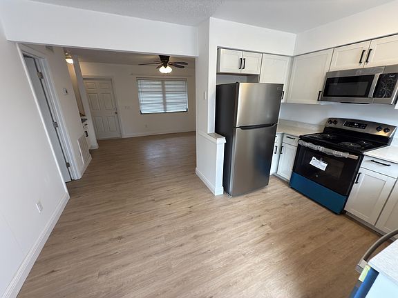 3rd image of 2819 SW Cornell Ave