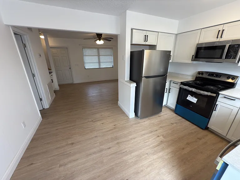 2819 SW Cornell Ave — Photo 3