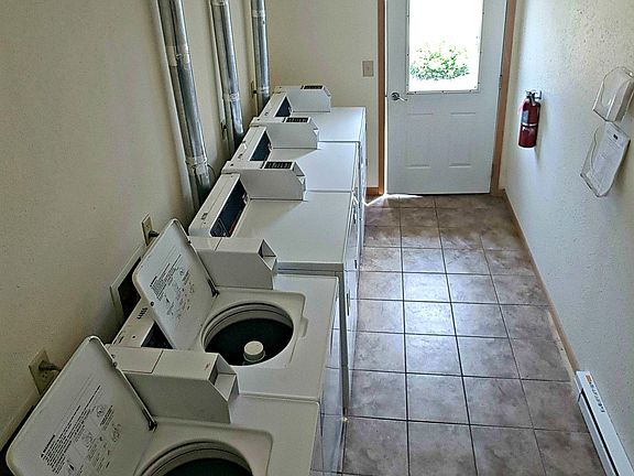 5th image of 386 Red Cedar St APT 121