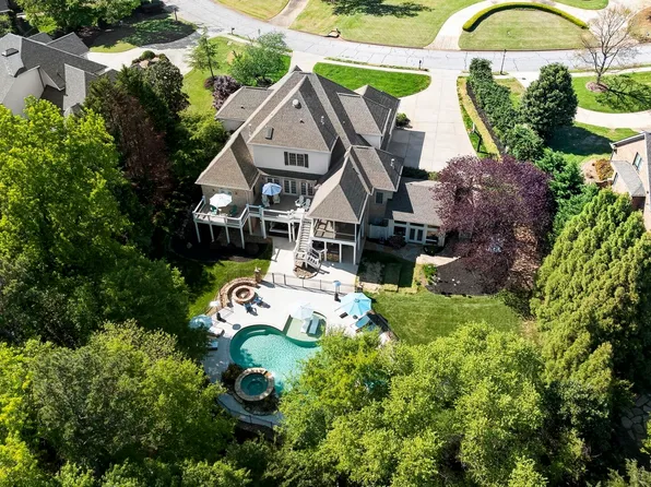 5 Norman Pl, Greenville, SC 29615