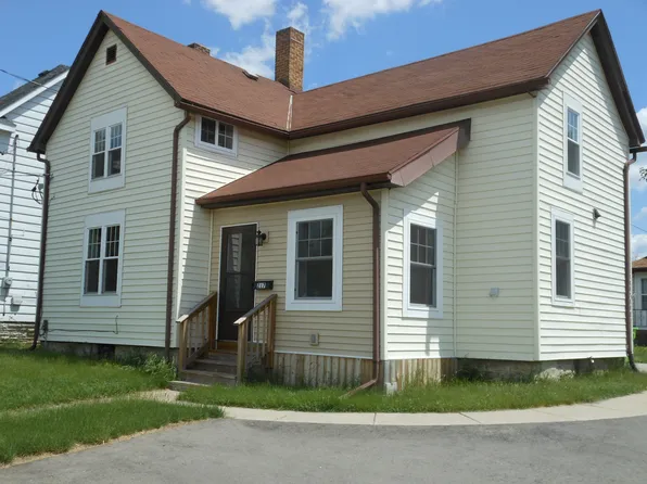 217 1/2 Jackson St #2, Beaver Dam, WI 53916