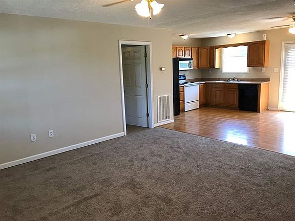 2nd image of 105 Willow Creek Dr