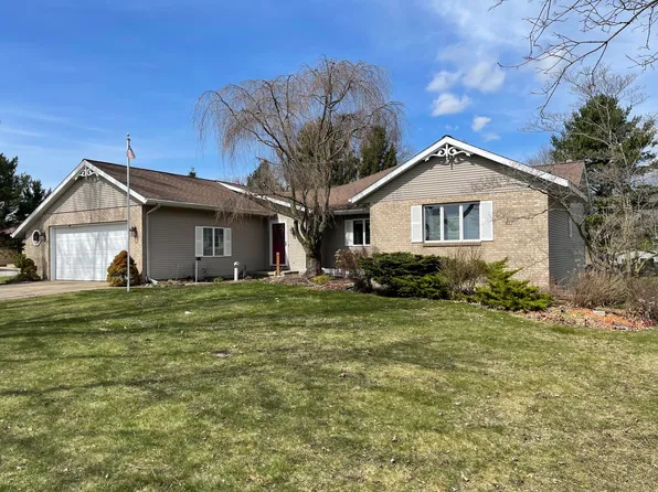 625 Apache Dr, Fremont, MI 49412