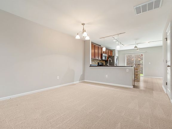 4th image of 100 Stratford Lakes Dr Unit 366