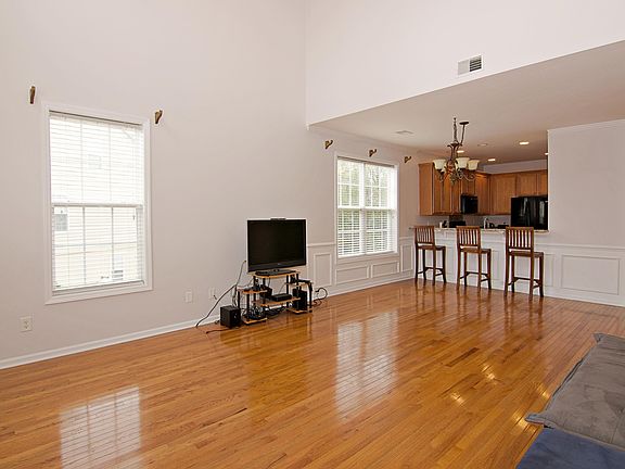 5th image of 1430 Hamlin Park Cir