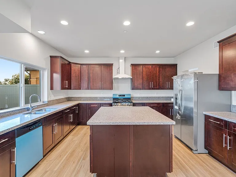 8521 Grove Hill Ct — Photo 5