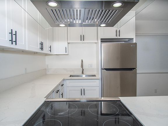 4th image of 6713 Kelly St #D