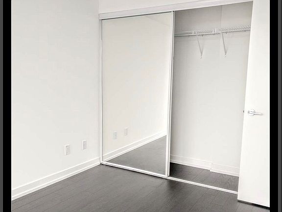 2nd image of 85 Wood St #3607
