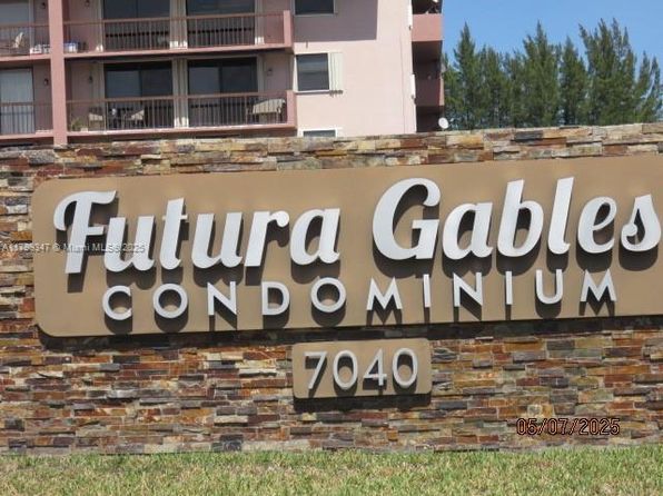 7040 SW 24th St #104, Miami, FL 33155
