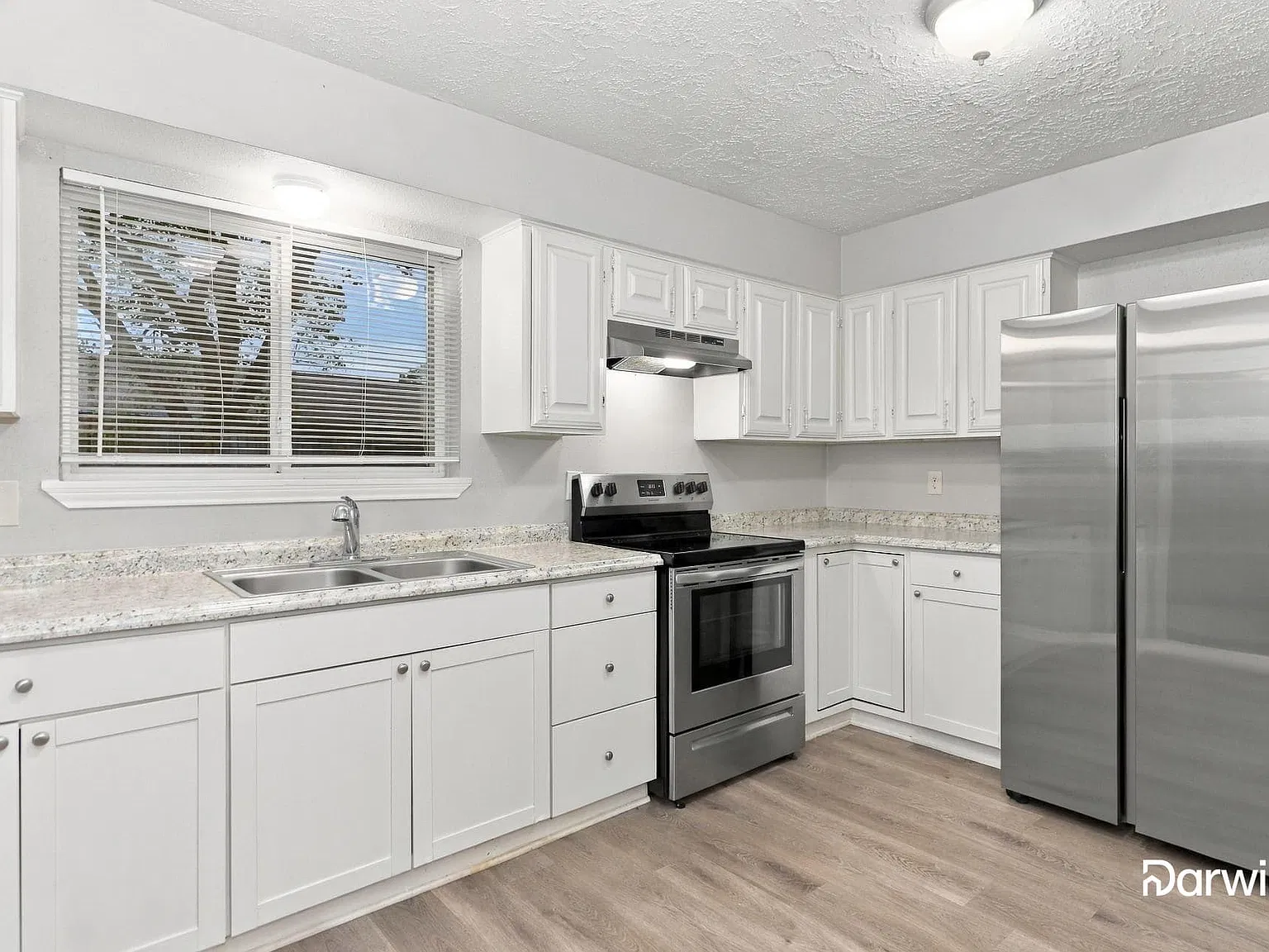 3 bed, 2.0 bath, 1196 sqft, $1,605 — Photo 3