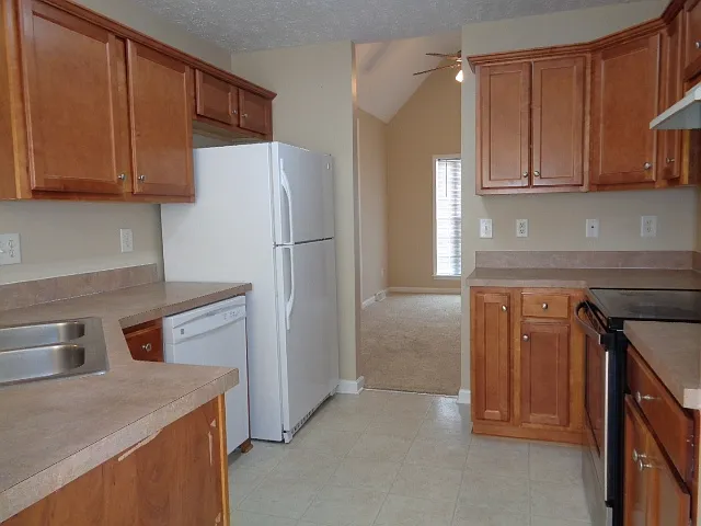 308 Schoolhouse Ct — Photo 2