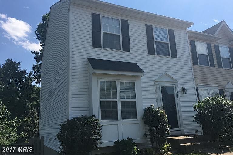 2nd image of 3912 Saint Michaels Sq