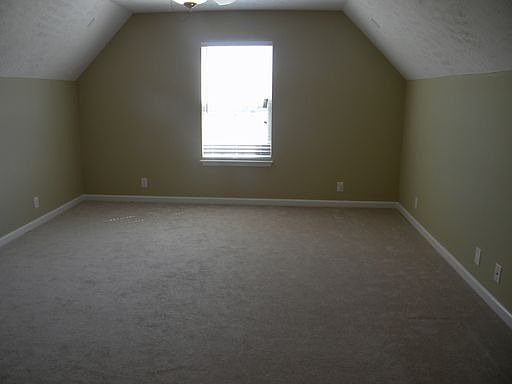 5th image of 1910 Shafer Dr