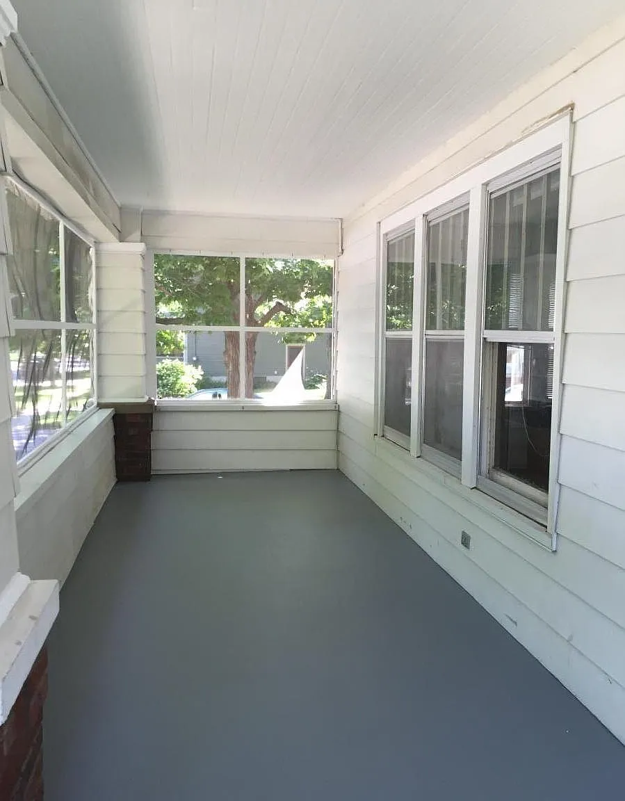 5 bed, 2193 sqft, $3,675 — Photo 2