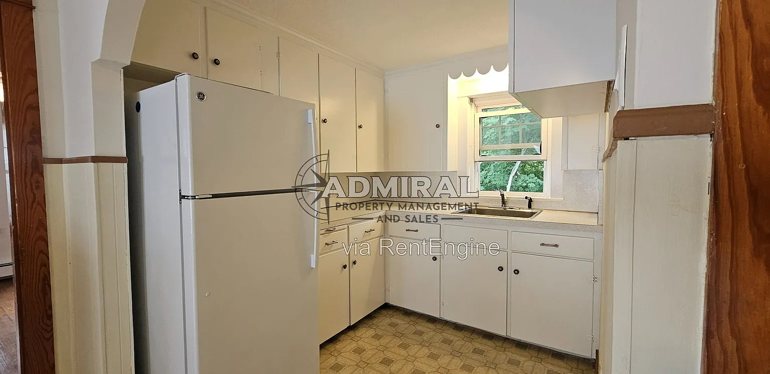 2 bed, 1.0 bath, 1038 sqft, $2,200 — Photo 3