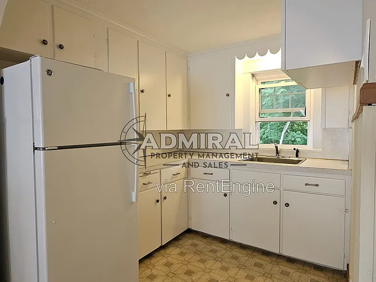 52 Washington St #A — Photo 3