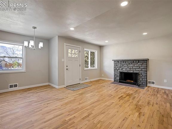 5th image of 1611 Lorraine St