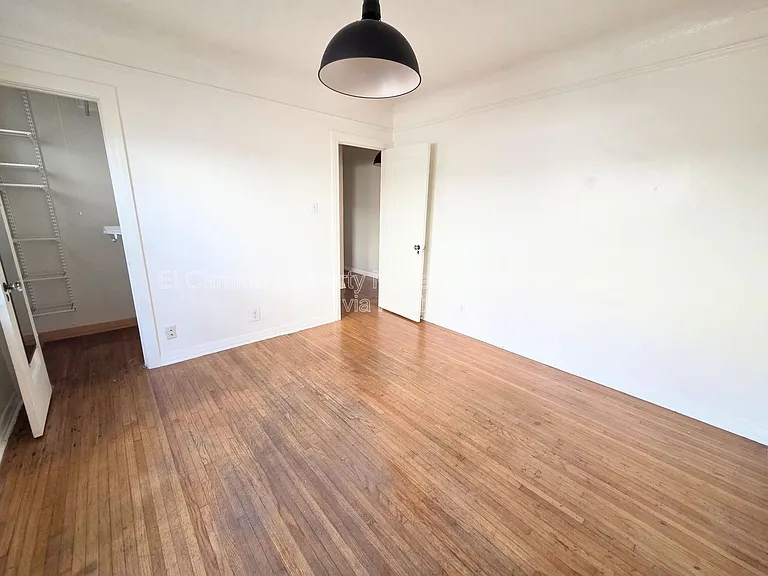 2068 San Francisco Ave — Photo 23
