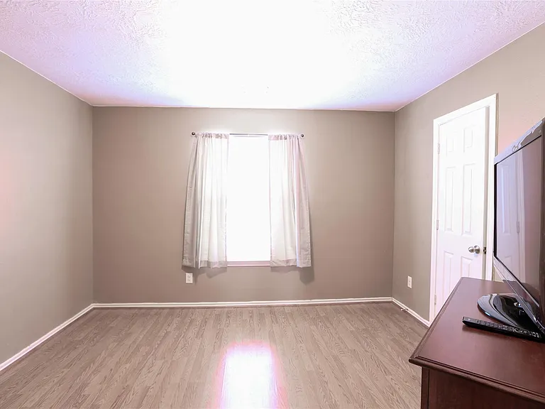 17511 Bering Bridge Ln — Photo 12