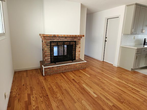 4th image of 126 Plymouth Cir