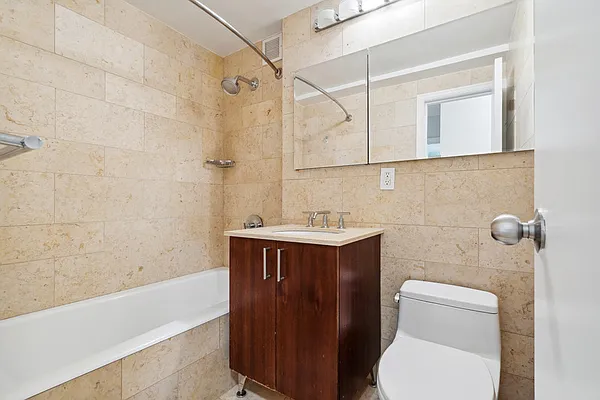 Rented by 165 E 66 Street Residential Owner LLC | media 9