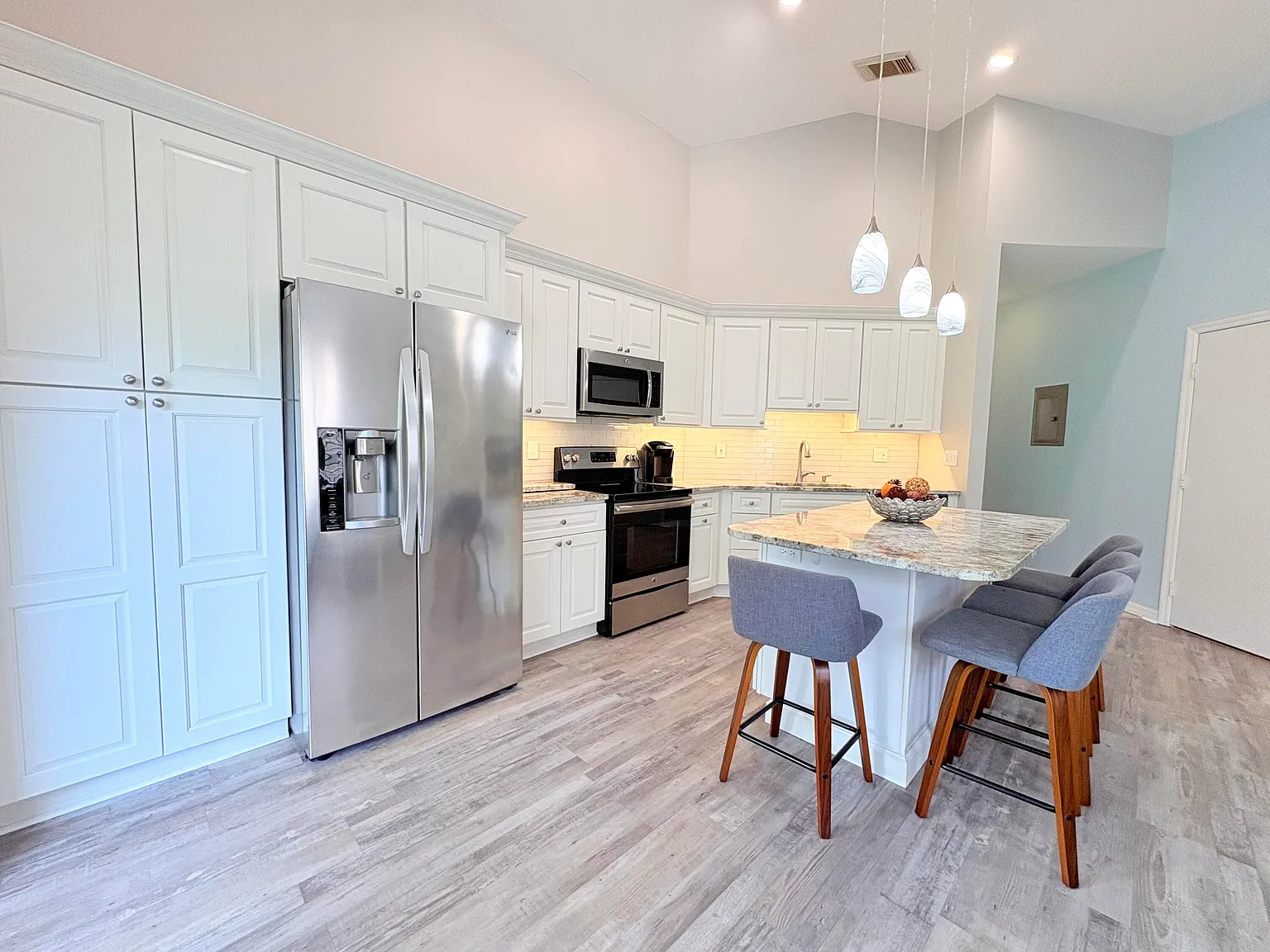 1 bed, 1.0 bath, 850 sqft, $1,850 — Photo 2