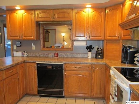 2nd image of 91 Pleasant St