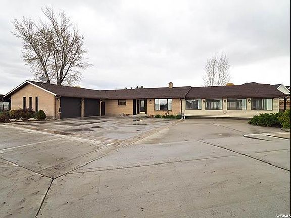 2nd image of 2072 W Yorkshire Ln
