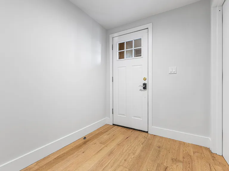 118 Cooper St #1 — Photo 15