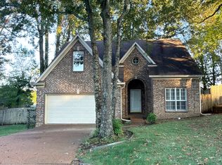 222 Walnut Trace Dr, Cordova, TN 38018