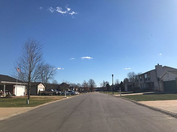4th image of 2527 Golden Gate Dr
