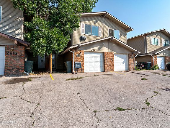 3rd image of 2410 Nogales Way