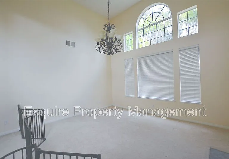 2340 Fairway Ct — Photo 12