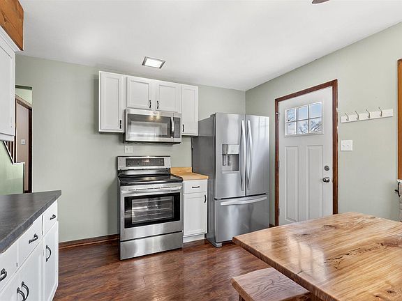 4th image of 2727 E Holmes Ave