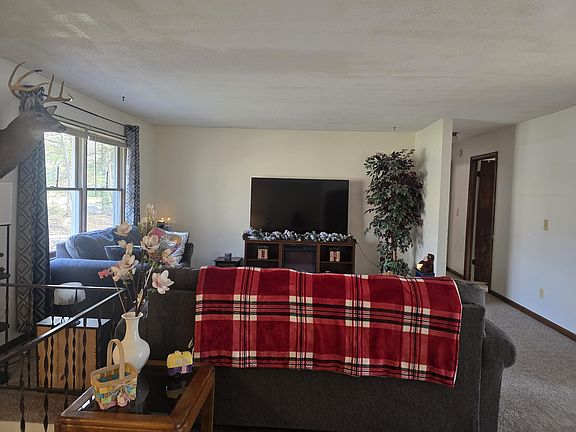 3rd image of 18067 Meyers Dr