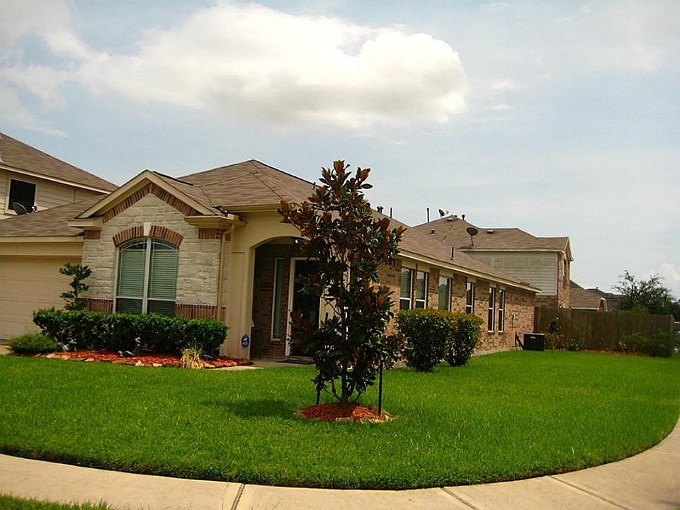 1st image of 1523 Squire Dr