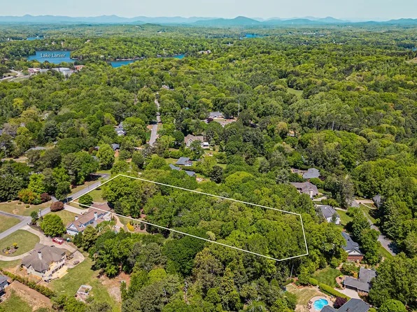 1556 Blue Ridge Dr NE, Gainesville, GA 30501